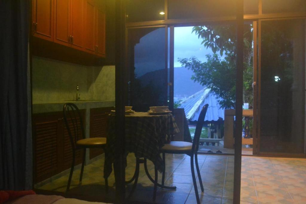 Oyo 851 On Hill Residence Patong Eksteriør billede